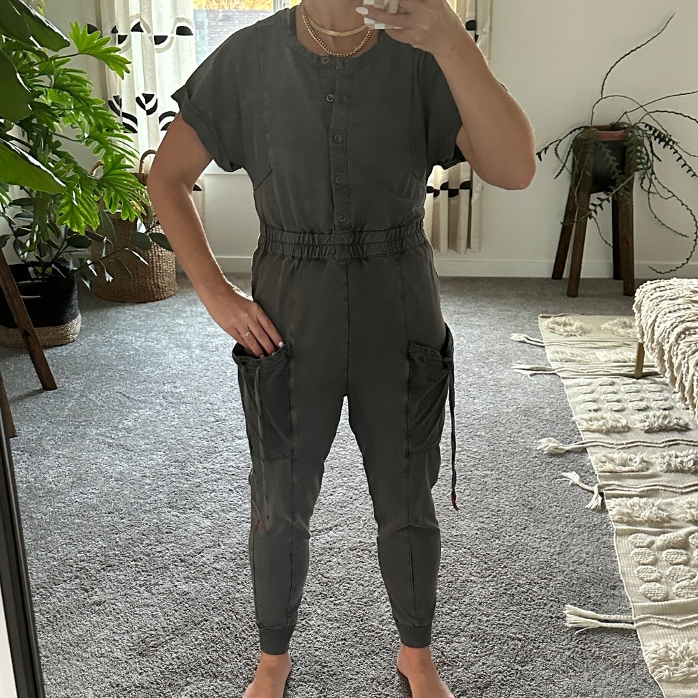 Short sleeved jumper